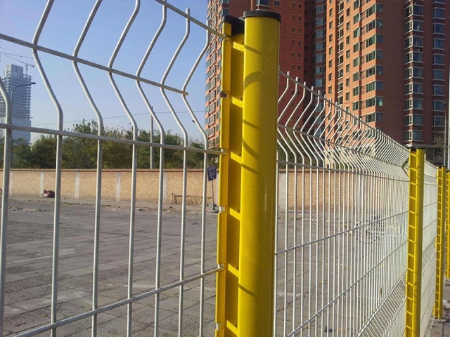 三角折彎護欄網(wǎng)-01